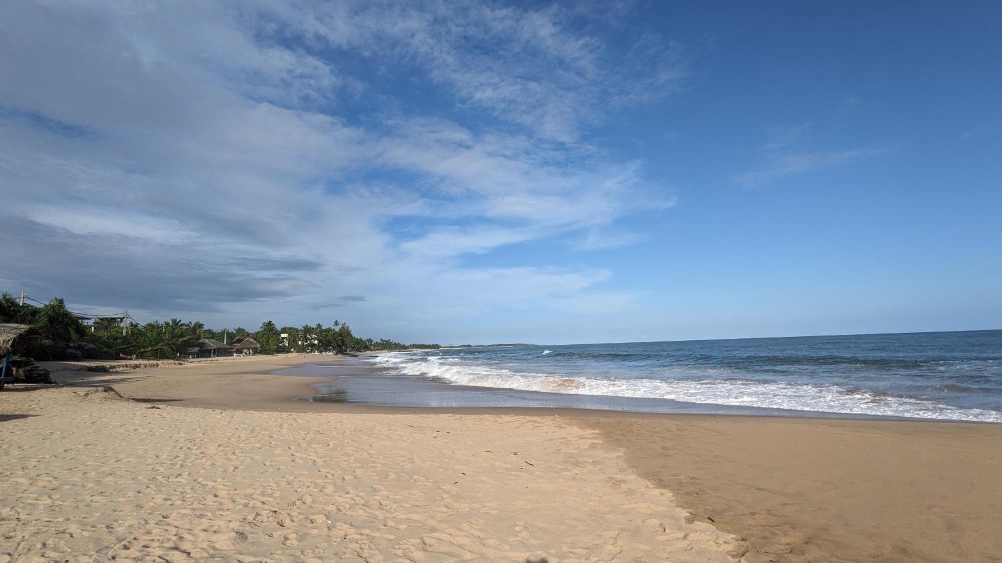Canoe Beach Resort Tangalle Extérieur photo
