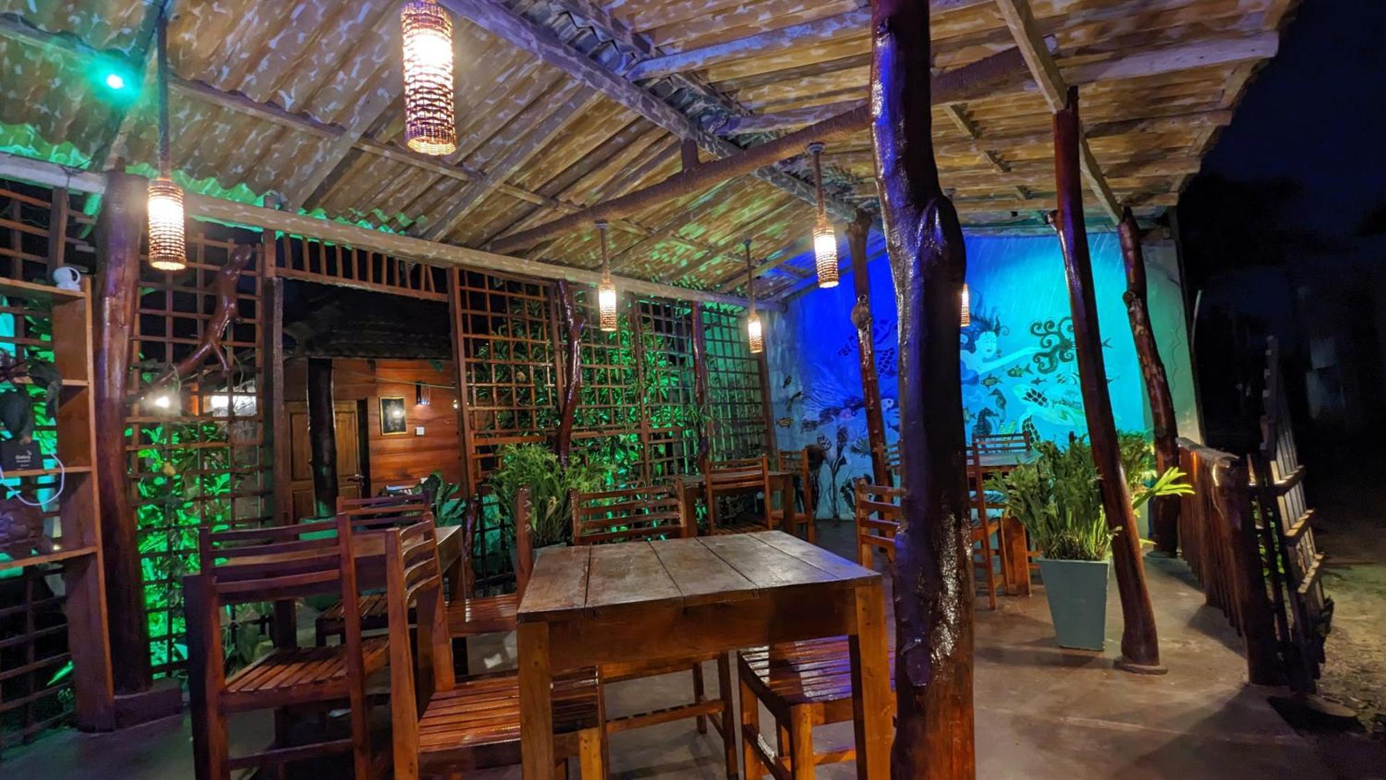 Canoe Beach Resort Tangalle Extérieur photo