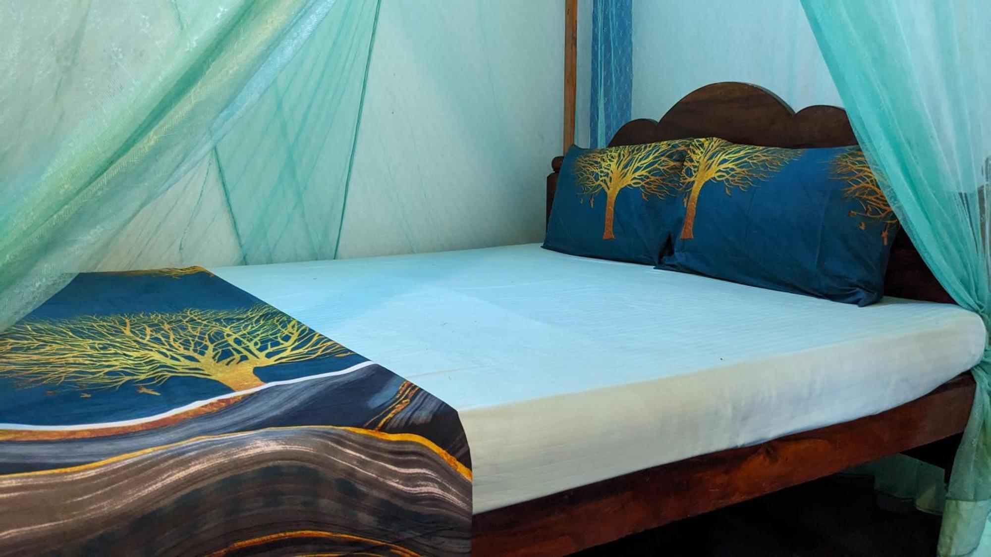 Canoe Beach Resort Tangalle Extérieur photo