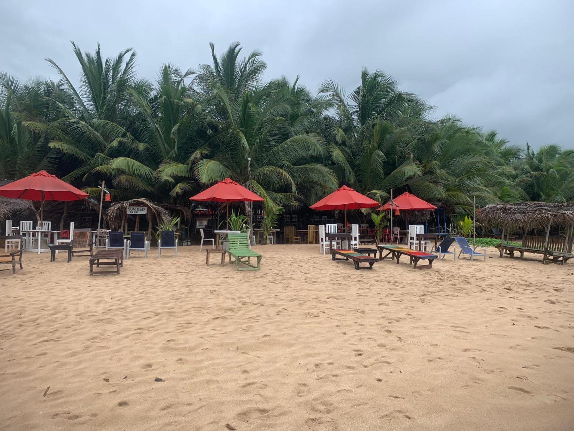 Canoe Beach Resort Tangalle Extérieur photo