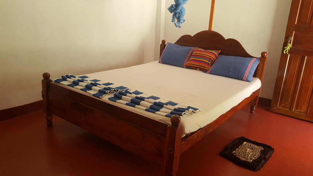 Canoe Beach Resort Tangalle Extérieur photo